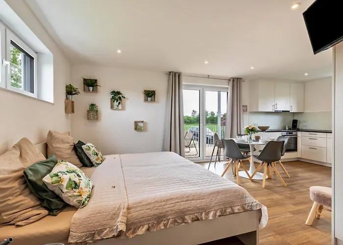 Studio 3 Parkside Apartments